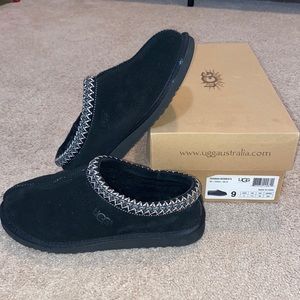 Black Ugg slippers